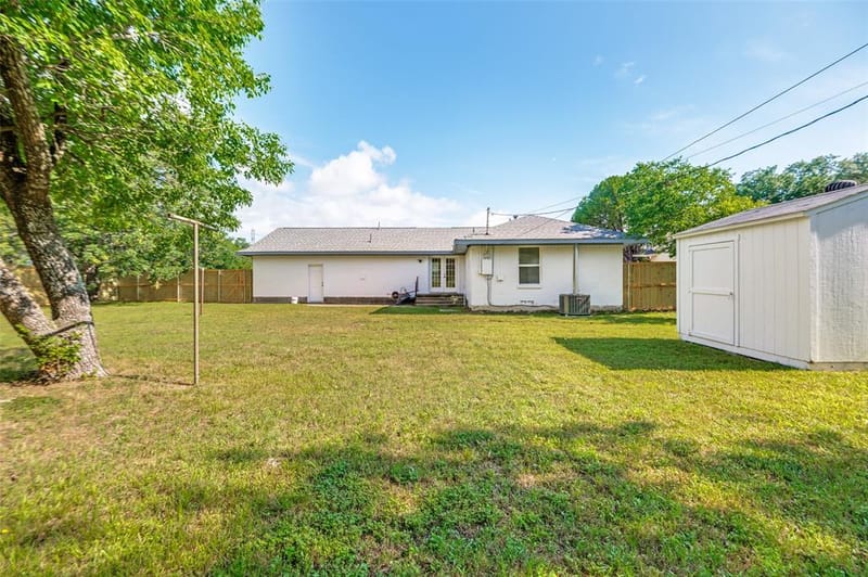 2406 Magna Vista Drive, Dallas TX 75216 - Photo 23