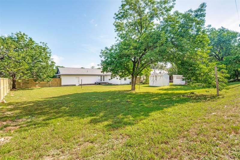 2406 Magna Vista Drive, Dallas TX 75216 - Photo 22