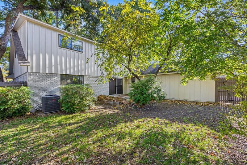 6925 Galemeadow Circle, Dallas TX 75214 - Photo 13