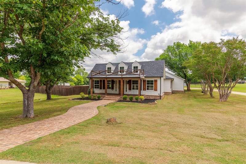 1305 N John Douglas Road, Van Alstyne TX 75495 - Photo 2