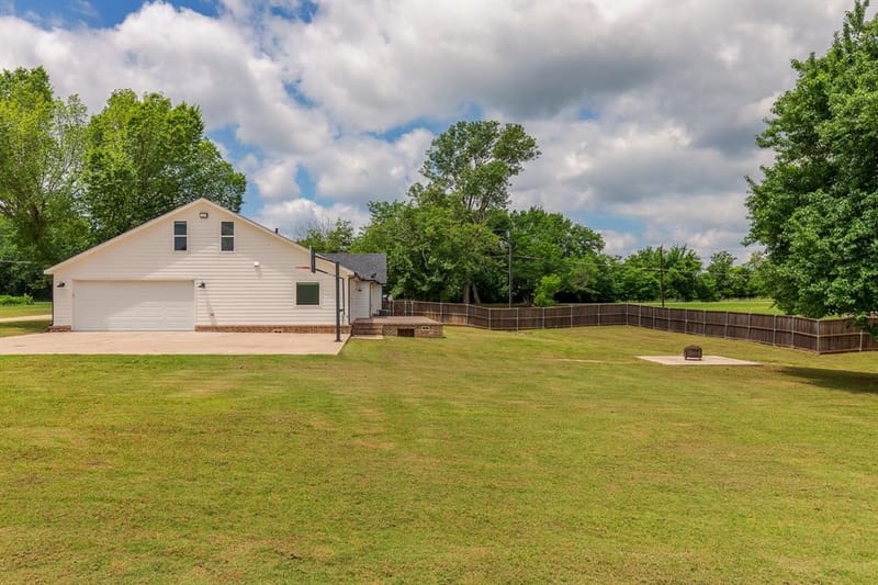 1305 N John Douglas Road, Van Alstyne TX 75495 - Photo 37