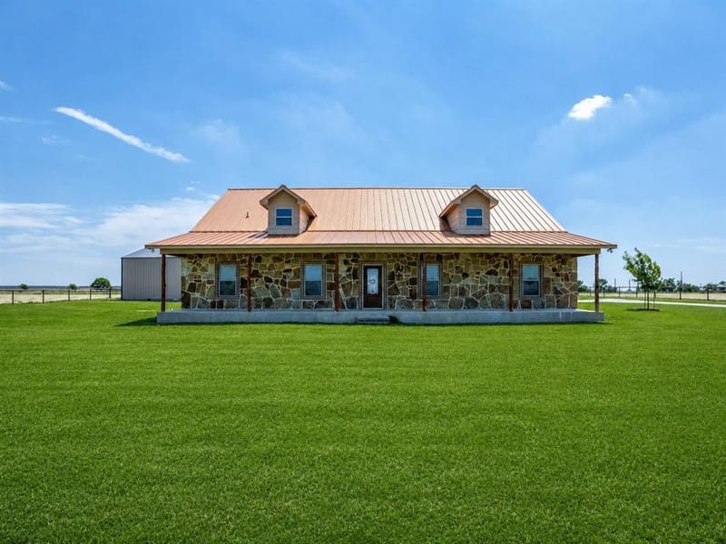 1872 County Road 329, Gainesville TX 76240