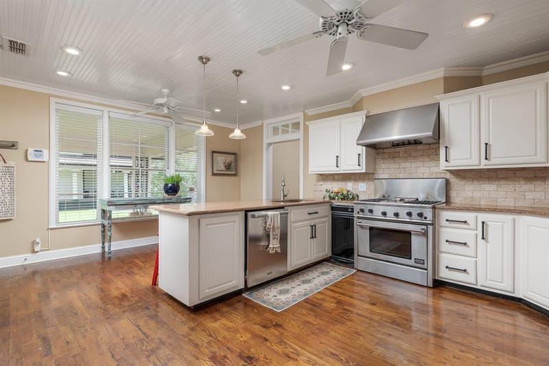 203 E Umphress Street, Van Alstyne TX 75495 - Photo 10