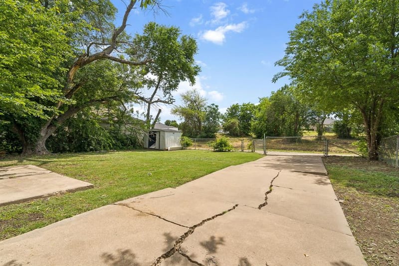 818 Quebec Drive, Garland TX 75040 - Photo 20