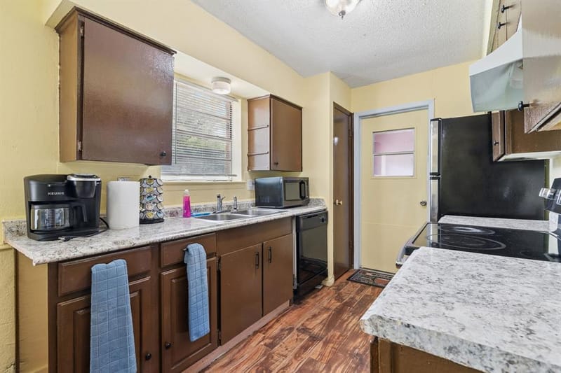 818 Quebec Drive, Garland TX 75040 - Photo 10