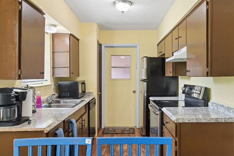 818 Quebec Drive, Garland TX 75040 - Photo 8