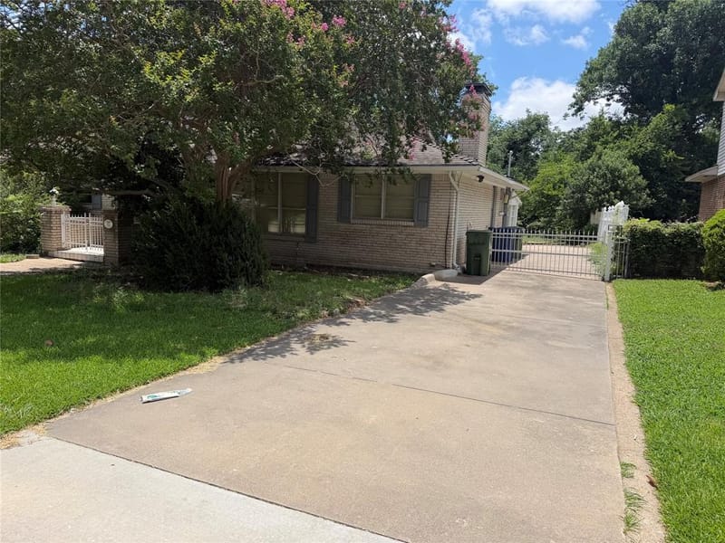 804 Carroll Drive, Garland TX 75041 - Photo 3