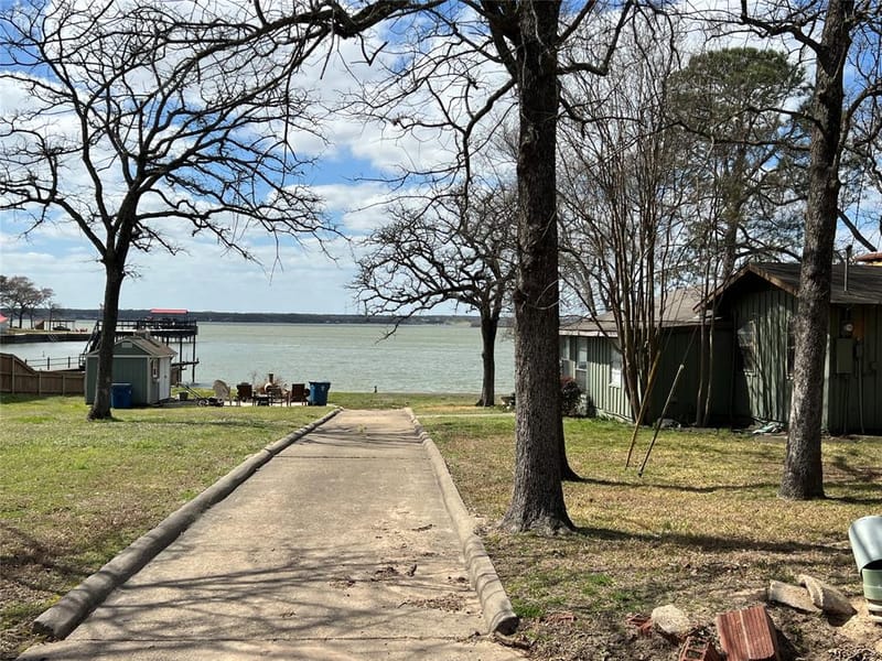 135 Island Park Drive, Gun Barrel City TX 75156 - Photo 9