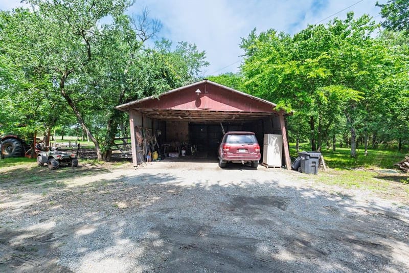 7478 County Road 1020, Wolfe City TX 75496 - Photo 24