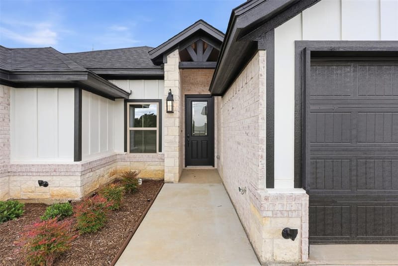 1600 Oleander Drive, Tolar TX 76476 - Photo 4