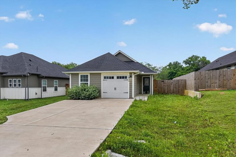 1032 Ray Drive, Denison TX 75020 - Photo 2