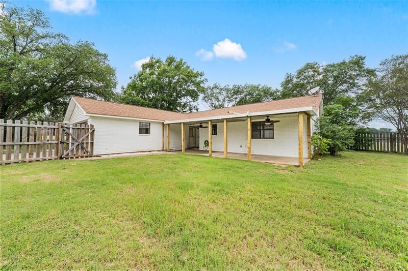 139 Claire Newell Lane, Waco TX 76705 - Photo 15