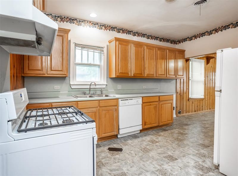 206 Ritchey Street, Gainesville TX 76240 - Photo 10
