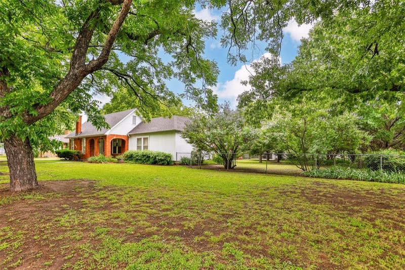 206 Ritchey Street, Gainesville TX 76240 - Photo 33