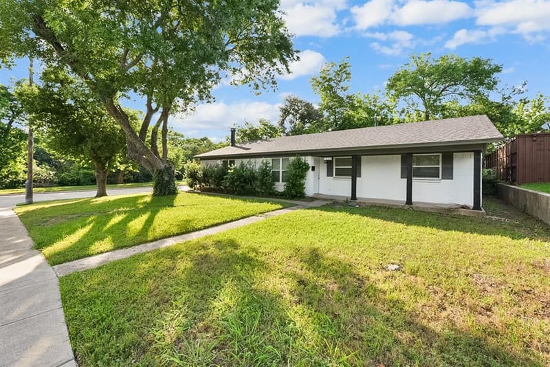 1425 Oakhill Drive, Plano TX 75075 - Photo 2