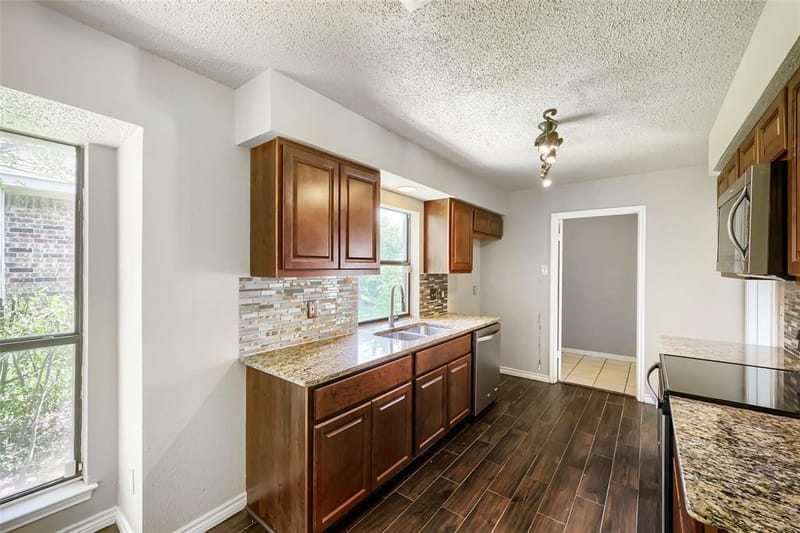 1701 Paxton Drive, Carrollton TX 75007 - Photo 10