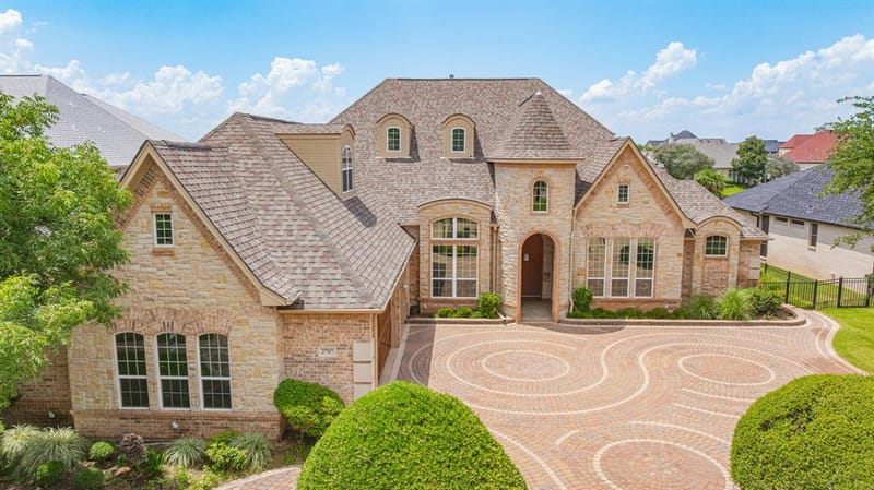 2707 Harborside Drive, Granbury TX 76048 - Photo 2