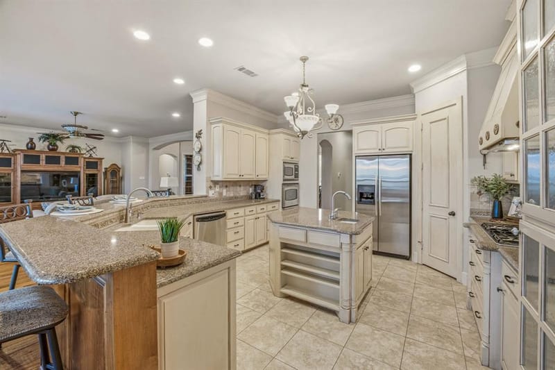 2707 Harborside Drive, Granbury TX 76048 - Photo 9