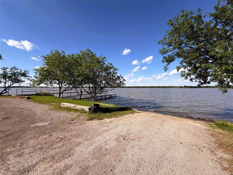 2802 Sycamore Court, Granbury TX 76048 - Photo 7