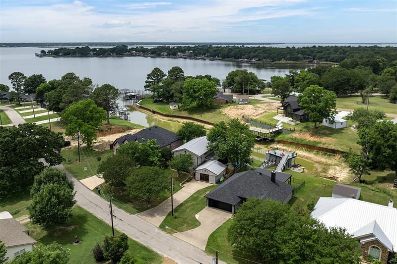 243 Autumn Wood Trail, Gun Barrel City TX 75156 - Photo 2