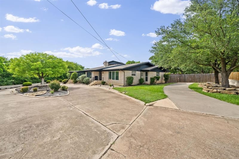 801 NW 7th Avenue, Mineral Wells TX 76067 - Photo 3
