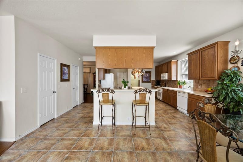 1759 Sunset Ridge Drive, Grand Prairie TX 75050 - Photo 7