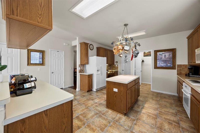 1759 Sunset Ridge Drive, Grand Prairie TX 75050 - Photo 8