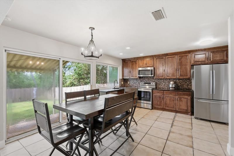 1839 Sherwood Lane, Carrollton TX 75006 - Photo 13