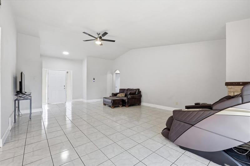 1839 Sherwood Lane, Carrollton TX 75006 - Photo 7