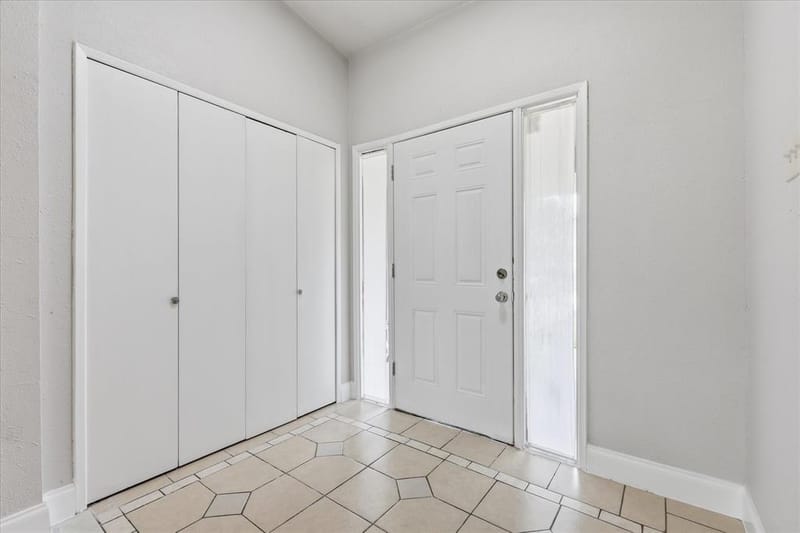 1839 Sherwood Lane, Carrollton TX 75006 - Photo 5