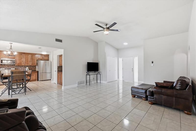 1839 Sherwood Lane, Carrollton TX 75006 - Photo 9