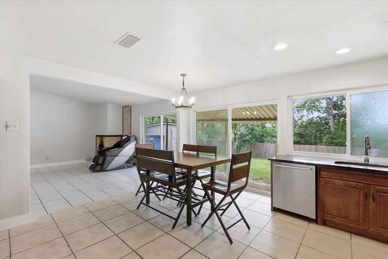 1839 Sherwood Lane, Carrollton TX 75006 - Photo 15