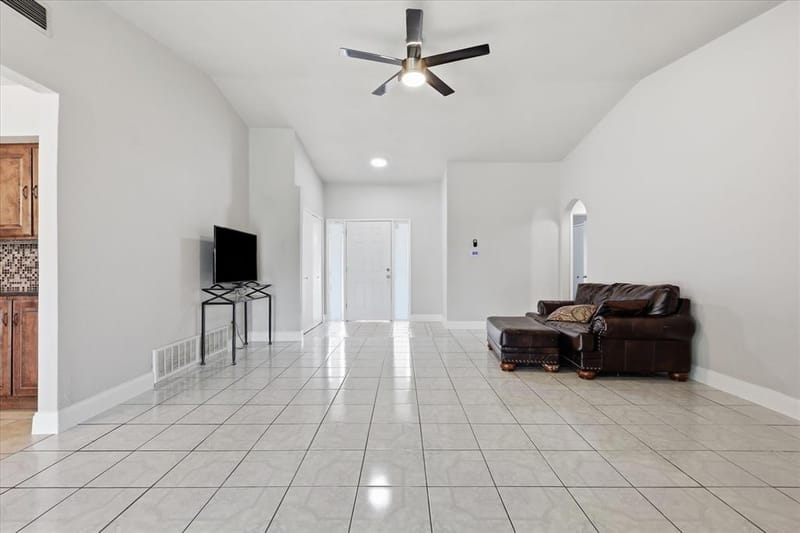 1839 Sherwood Lane, Carrollton TX 75006 - Photo 8