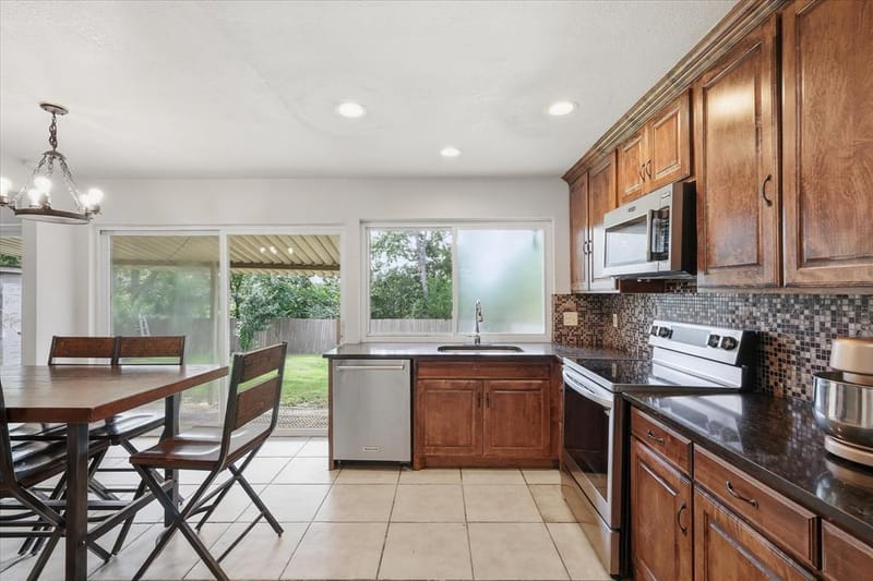 1839 Sherwood Lane, Carrollton TX 75006 - Photo 21