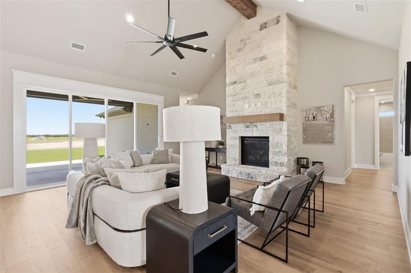 2006 Lindale Lane, Granbury TX 76049 - Photo 15