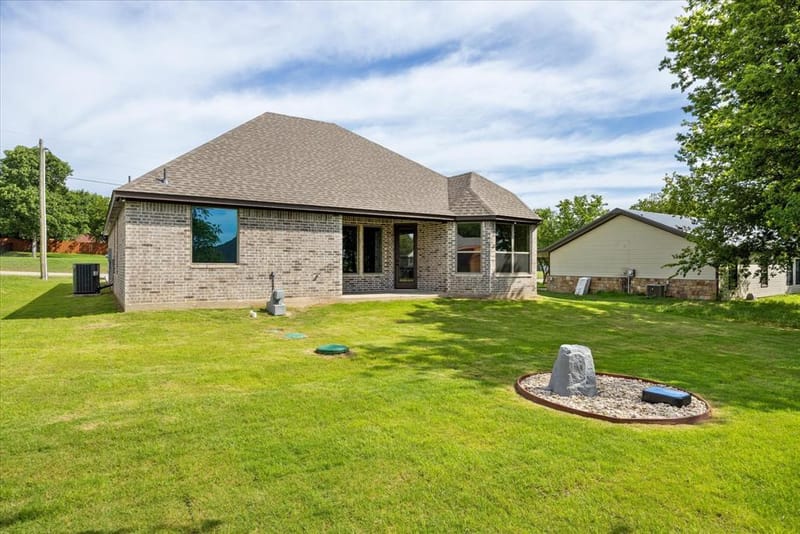 2209 Snake River Drive, Granbury TX 76048 - Photo 5