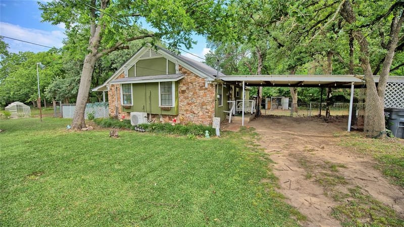 140 Elm Road, Nocona TX 76255 - Photo 2
