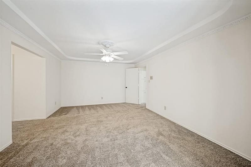 2414 Lakeview Circle, Arlington TX 76013 - Photo 13