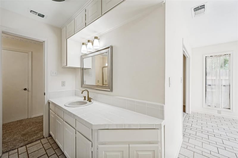 2414 Lakeview Circle, Arlington TX 76013 - Photo 16