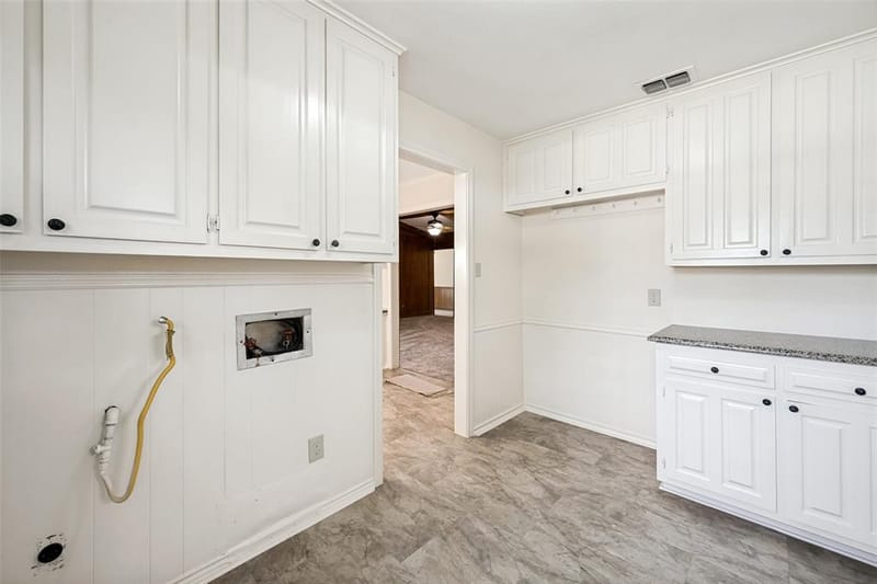 2414 Lakeview Circle, Arlington TX 76013 - Photo 7