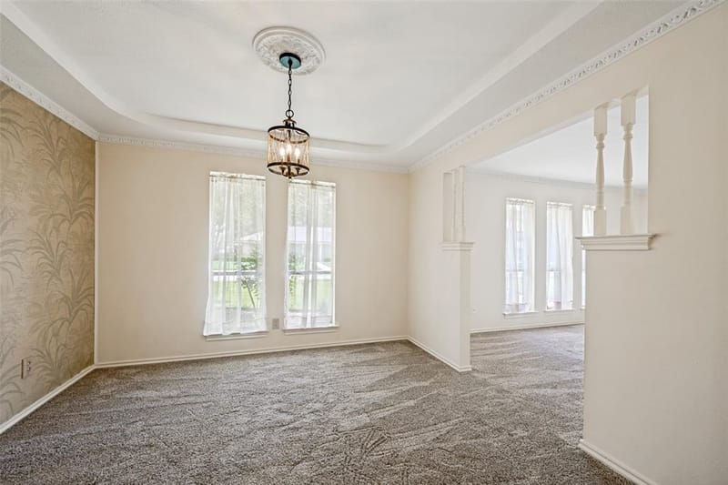 2414 Lakeview Circle, Arlington TX 76013 - Photo 4