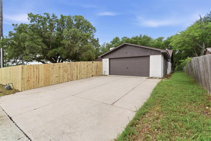 6422 Faircove Circle, Garland TX 75043 - Photo 31