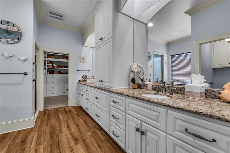 404 Charleston Park Drive, Woodway TX 76712 - Photo 27