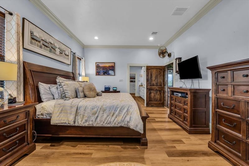 404 Charleston Park Drive, Woodway TX 76712 - Photo 20