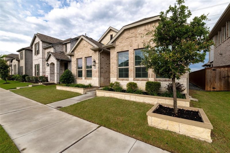12329 Hulson Trail, Fort Worth TX 76052 - Photo 5