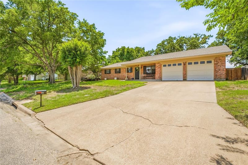 510 Spring Meadow Street, Stephenville TX 76401 - Photo 4