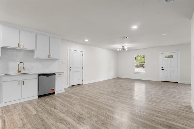 1367 Friendship Drive, Dallas TX 75217 - Photo 13
