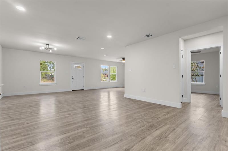 1367 Friendship Drive, Dallas TX 75217 - Photo 14