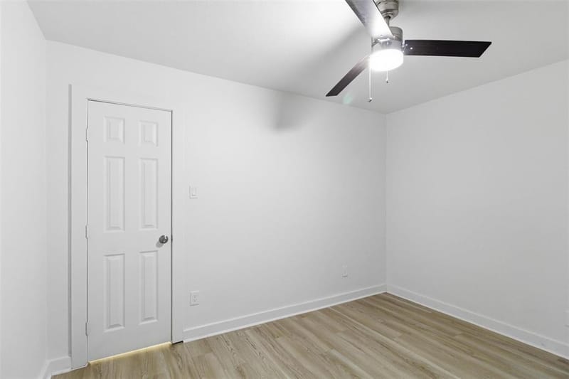 2942 Townsend Drive, Dallas TX 75229 - Photo 23