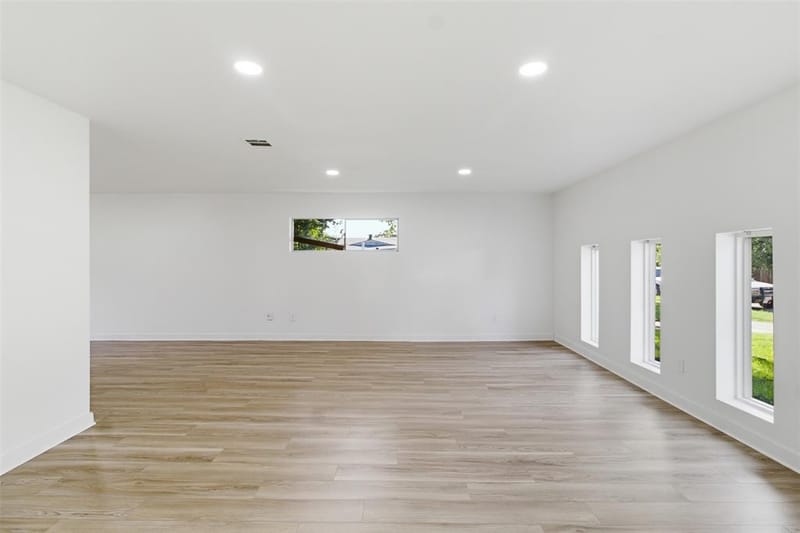 2942 Townsend Drive, Dallas TX 75229 - Photo 12